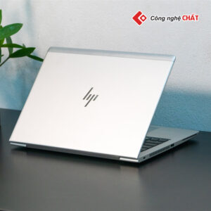 Anh-cong-nghe-chat-he-thong-ban-le-laptop-dien-thoai-uy-tin